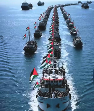 Puluhan kapal yang tergabung dalam rombongan Global Sumud Flotilla berjuang tembus blokade Israel dalam misi membawa bantuan ke Gaza. [Instagram]